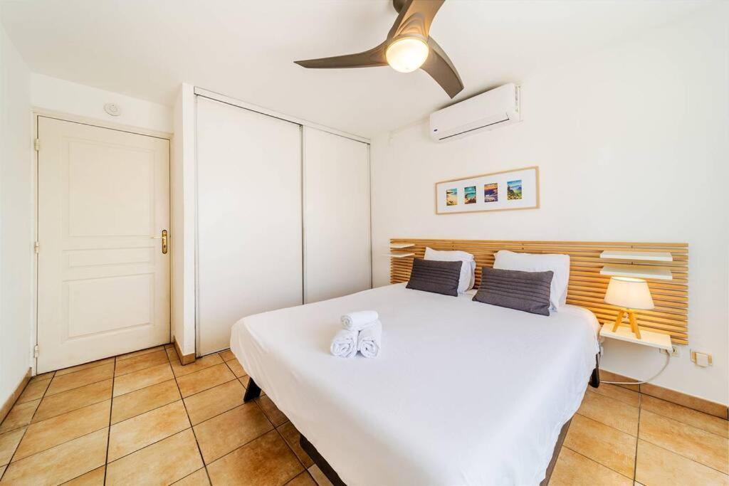 Jade - Appt 2 Chb - 4 Personnes - A 200 M Du Lagon De Saint-Pierre - Residence Avec Belle Piscine Et Parking Prive - Sur Le Front De Mer Et A 2 Pas Du Centre-Ville De St-Pierre 外观 照片